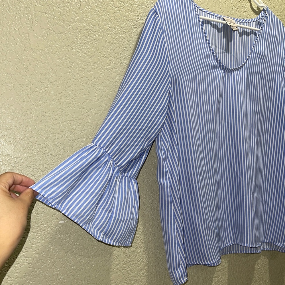 Como Vintage Striped Blouse with Ruffle Sleeves - Picture 4 of 6